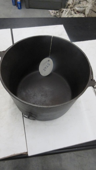 Griswold Erie #8 Slant Logo Bean pot