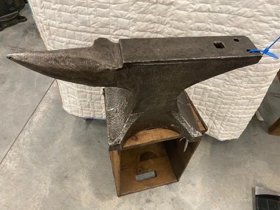 124lb Trenton Farriers Anvil Nice Condition