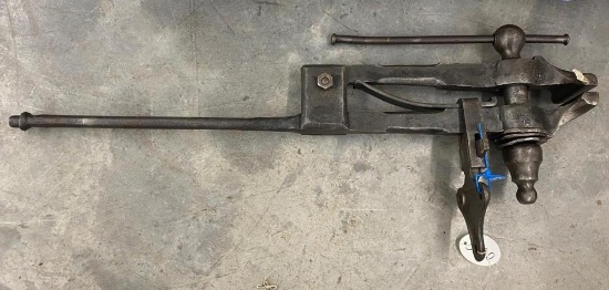 4 1/2 in Indian Chief Post Vise #2