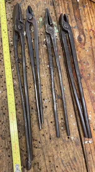 Lot of 4 Tongs