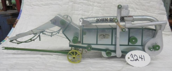 Model John Deere Thrasher Nice 1/16 scale piece