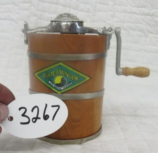 White Mountain 1 pint Ice Cream freezer