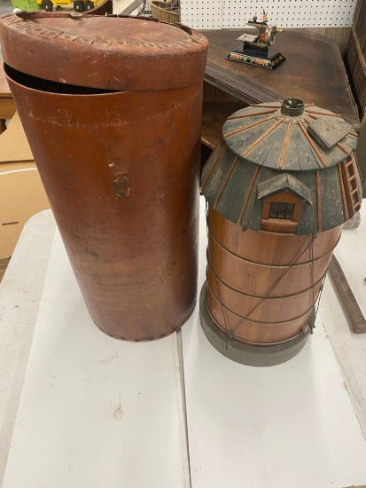 Salesman Sample Silo