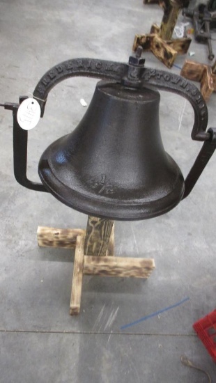 Early #4 1/2 18in School Bell