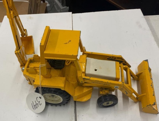 International Backhoe by Ertl 1/16