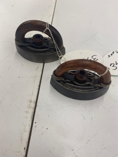 2 Minature sad iron