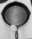 Wagner #12 1062 Cast Iron Skillet