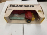 Ertl New Holland 1/16 scale Square Baler new in box