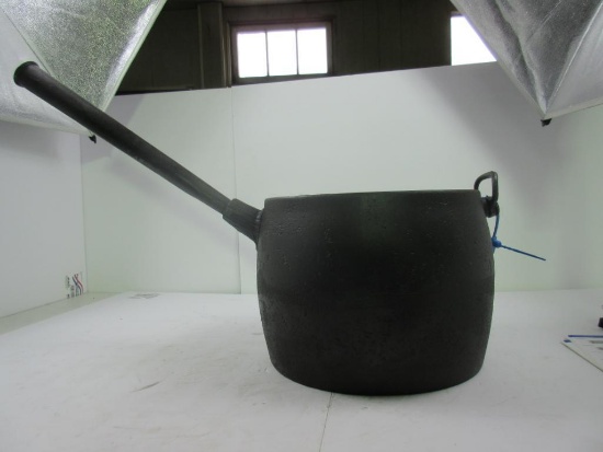 E. Pugh &Co. #12 .2 1/2 gal handled dipper