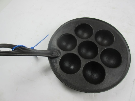 Unmarked #8 Aebleskiver Pan...