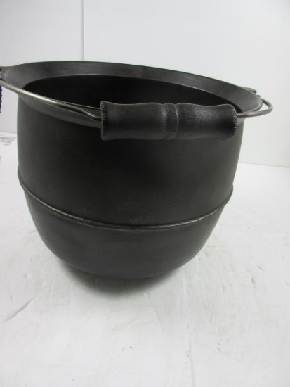 Erie #8 Kettle Odd shaped piece