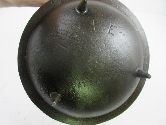 Erie #9 3 legged Kettle