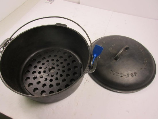 Griswold #10 Large Block Dutch Oven with Trivet
