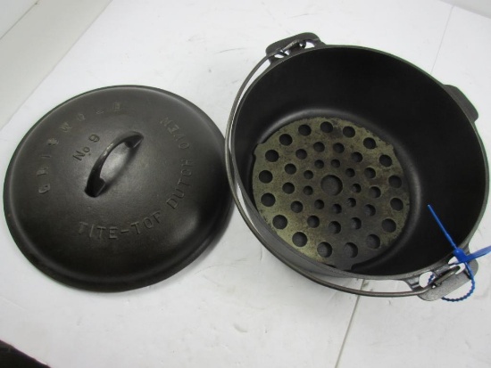 Griswold #9 LBL Dutch Oven with Trivet