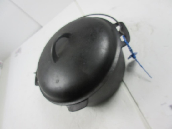 Iron Age #8 Dutch Oven with Lid