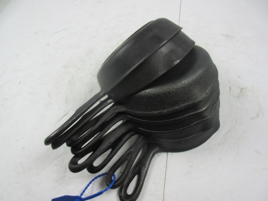 8 various #3 Skilets