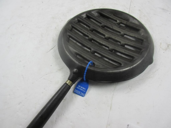 Wagner Broiler with wood handle