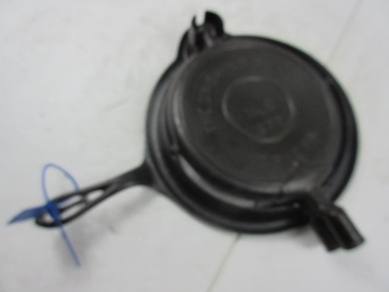 Griswold #8 Waffle Maker minus wooden handles