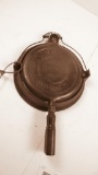 Wagner 9-10 Low base wooden handle waffle iron