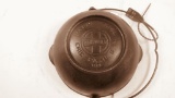 Griswold 821 Patty Bowl - SMALL CRACK