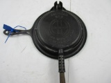 Griswold #8 Low Base 886 Waffle Iron wood handle