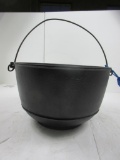 Erie #4-786 Bean Pot