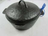 Unmarked Hammered #8 Dutch Oven no Bail
