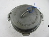 Griswold #8 Dutch Oven with Trivet #2551
