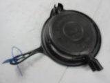Griswold #8 Waffle Maker minus wooden handles