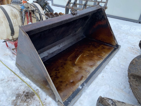 72 in Skidloader Material Bucket.