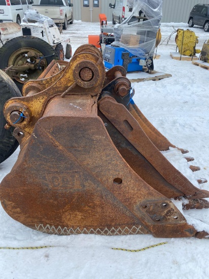 Cat 40in Excavator Bucket.