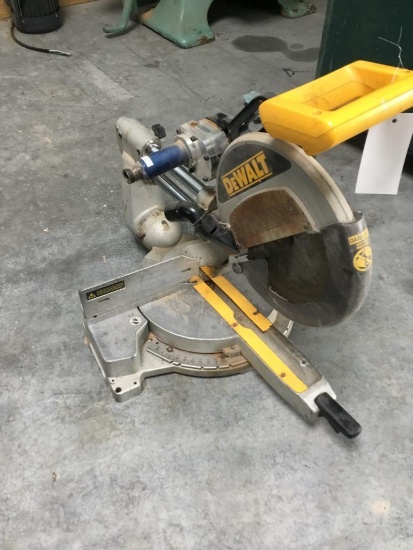 (13585)- Dewalt 12 inch chop Saw