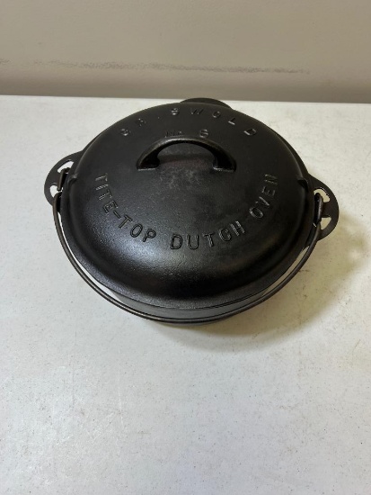 Griswold No. 8 Tite Top Large Block Dutch Oven with lid