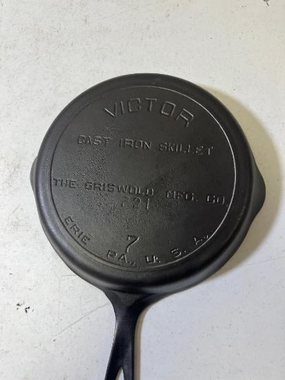 Victor by Griswold No. 7 Cast Iron Skillet w/ heat ring, mold 721