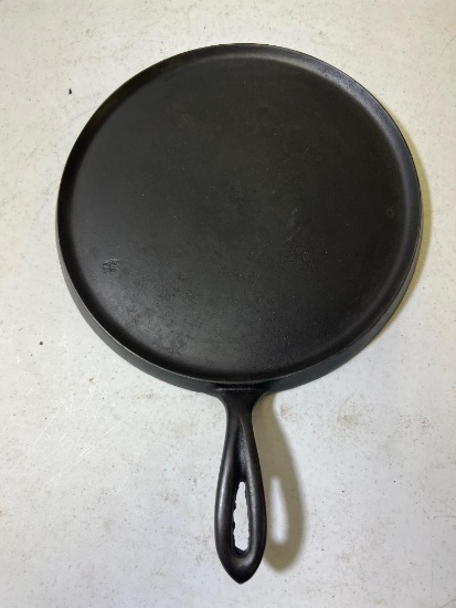 Wapak No. 9 Cast Iron Griddle