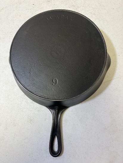 Wapak No 9 Cast Iron Skillet w/ heat ring