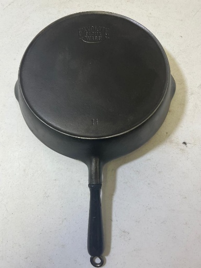 Favorite Piquaware No. 11 Cast Iron Skillet w/ heat ring, Smiley Logo, with wooden handle