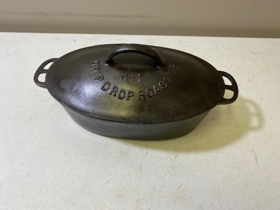 No. 1 Wagneware 1281 Drip Drop roaster with lid