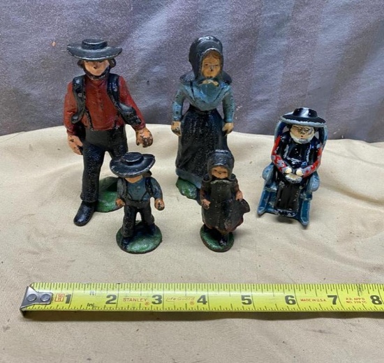 Family of 4 Cast Iron Amish family and Amish Themed Salt and Pepper shaker