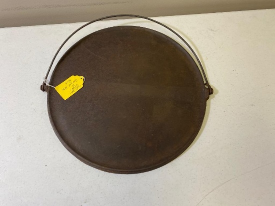 Cast Iron Griddle, no. 16 Griswold Slant Logo, with bail handle