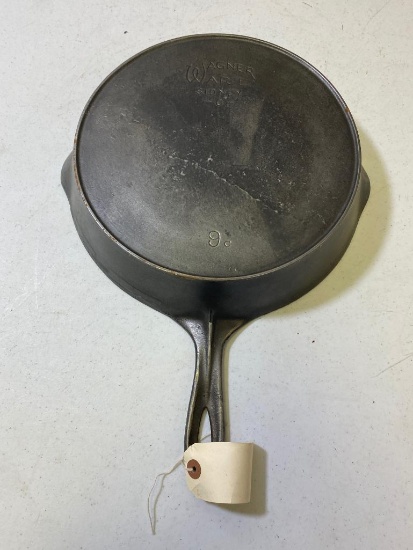 Wagnerware No. 9 Cast Iron Skillet w/ heat ring