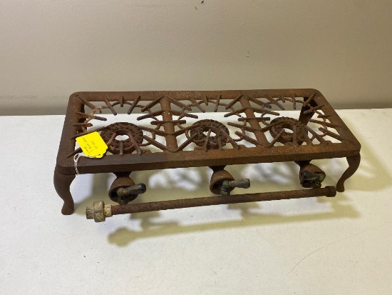 Griswold 3 burner stove, no. 403