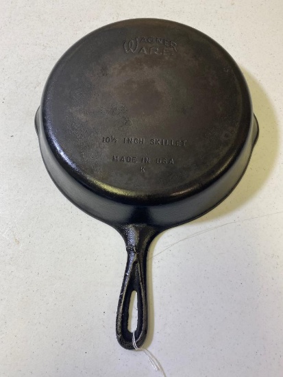 Wagnerware No. 8 Cast Iron Skillet