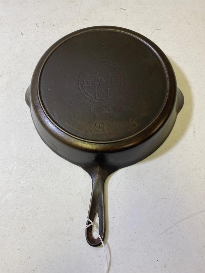 Griswold no. 9 Slant Block Logo cast Iron Skillet w/ heat ring