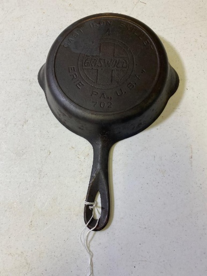 Griswold no. 4 Slant Block Logo cast Iron Skillet w/ heat ring