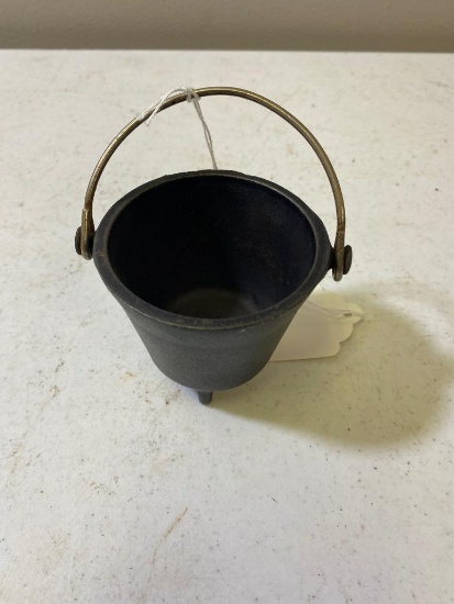 Small Griswold 3 footed kettle, toy size