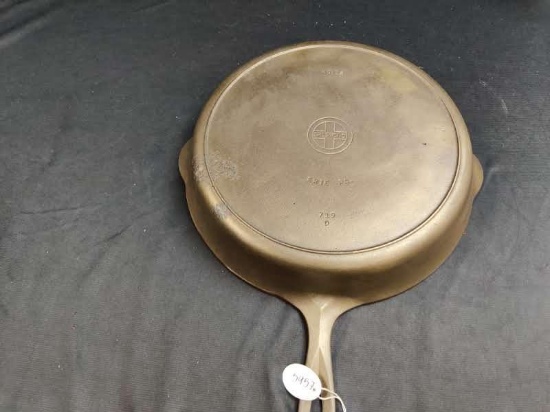 Griswold #12- 719D Small Block Skillet