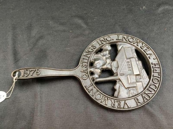 1978 Vermont Castings Trivet