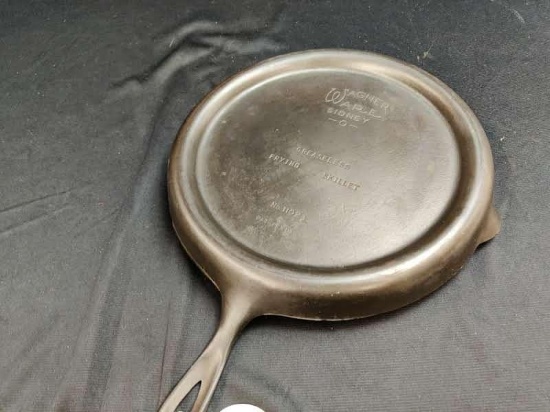 Wagner #1102F Greaseless Skillet