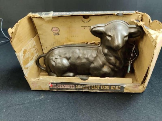 Griswold Lamb Mold w/ original box, box is a little rough